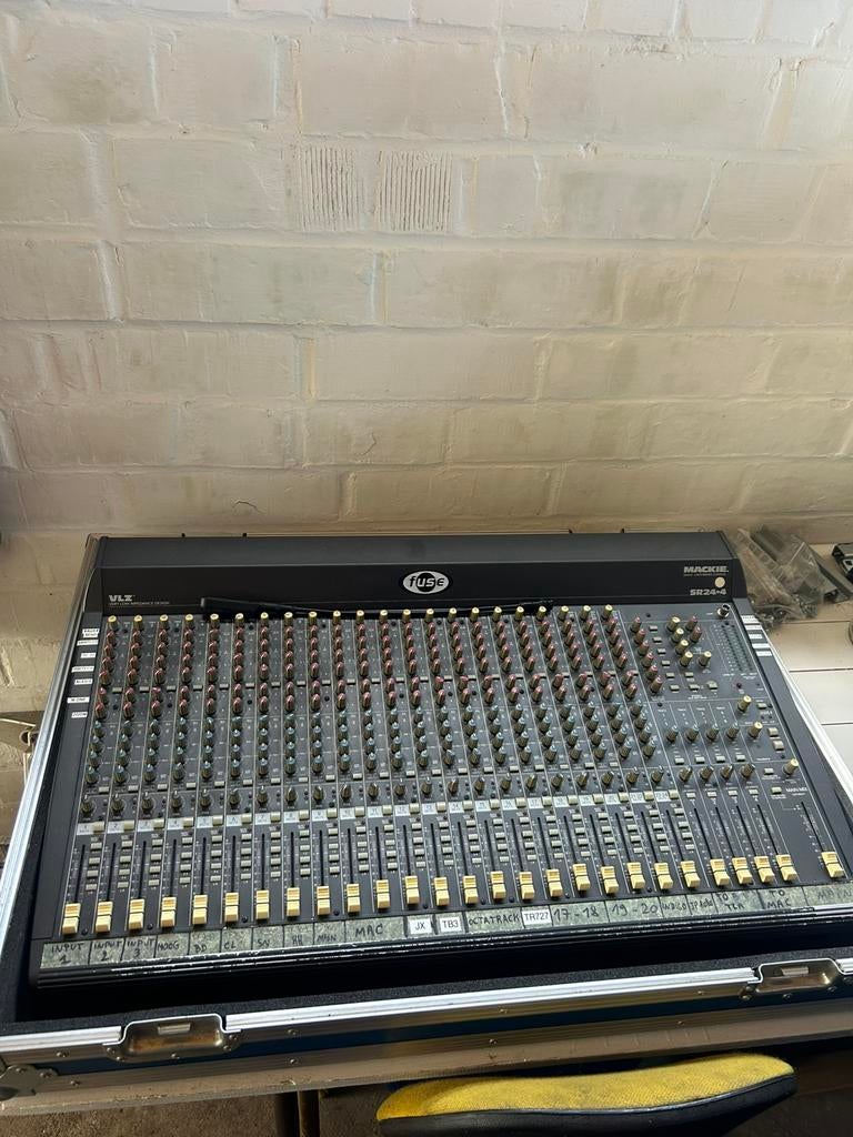 Mengtafel 24 kanalen Mackie sr24.4, Enlèvement, Utilisé