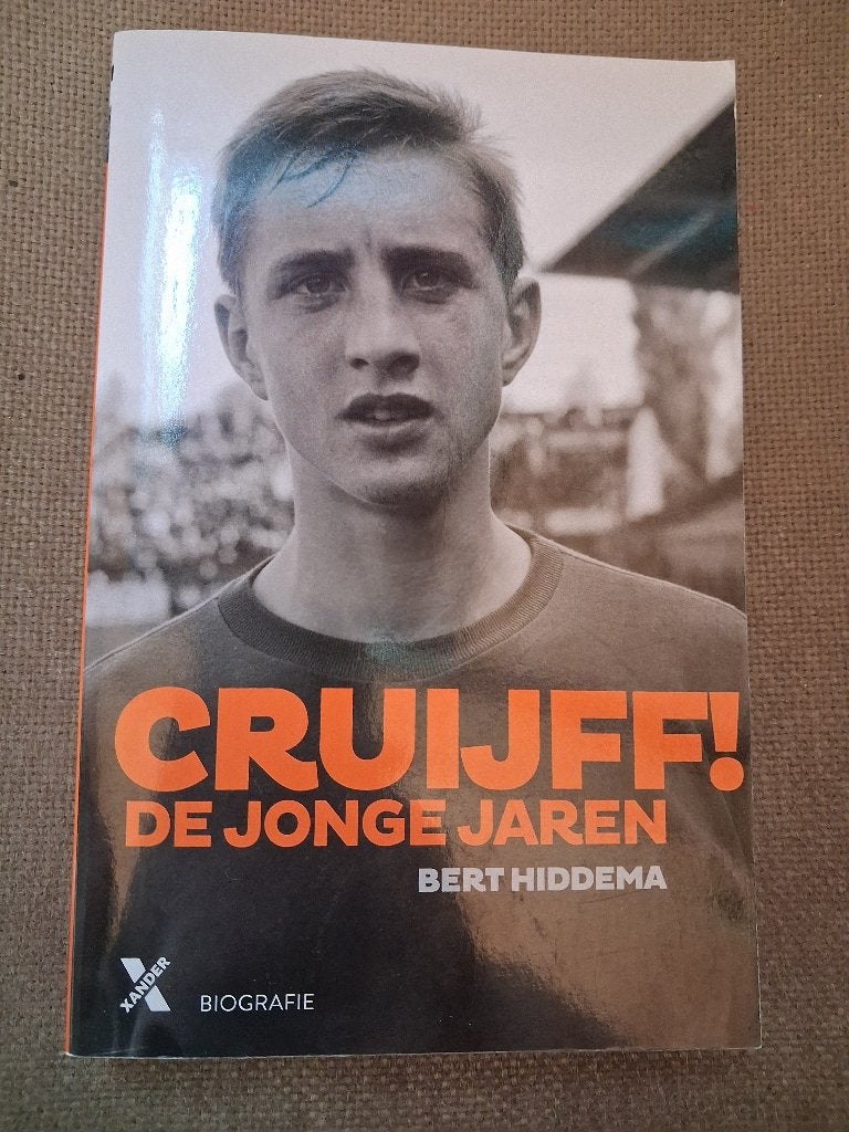 CRUIJFF - DE JONGE JAREN - BERT HIDDEMA, Livres, Biographies, Enlèvement ou Envoi, Sport