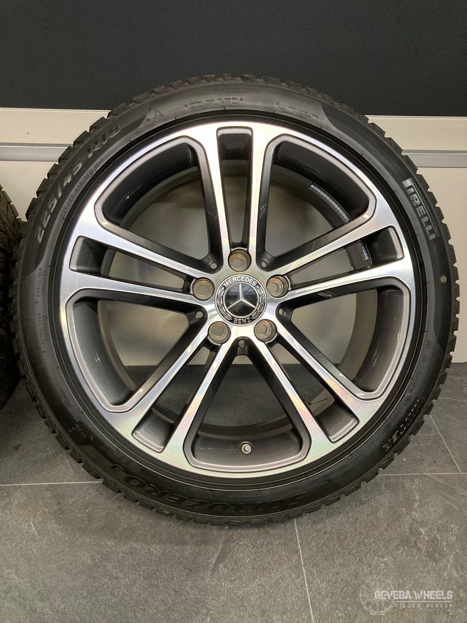 18” originele Mercedes C klasse W206 velgen + winterbanden, Autos : Pièces & Accessoires, Pneus & Jantes, Pneus et Jantes, Pneus hiver
