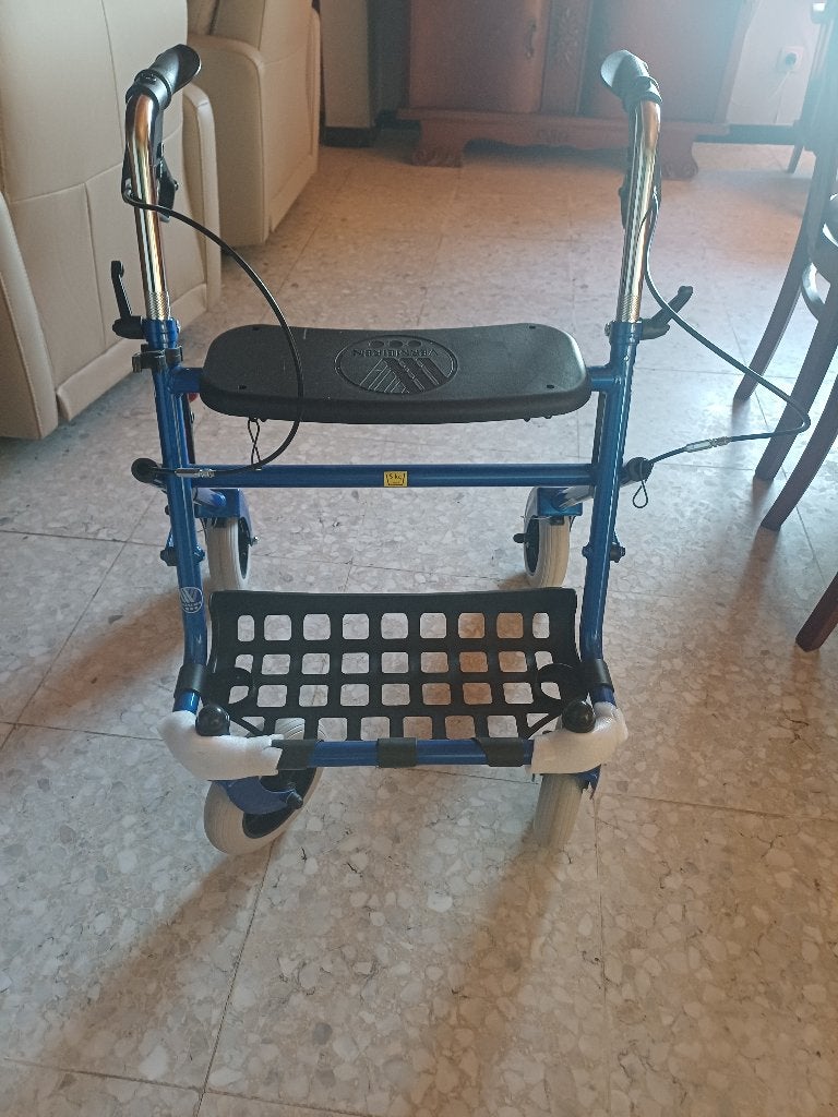 rollator te koop, Ophalen, Opvouwbaar, Zo goed als nieuw