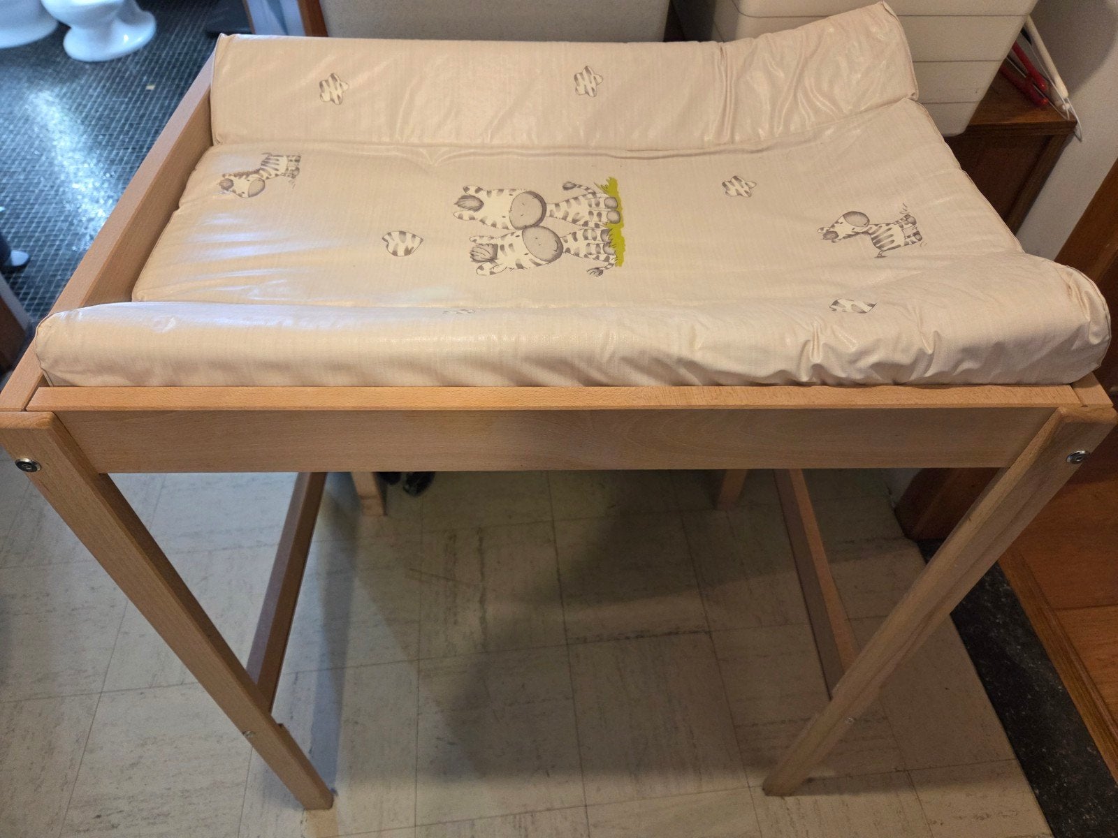 Verzorgtafel ikea + matje, Enlèvement