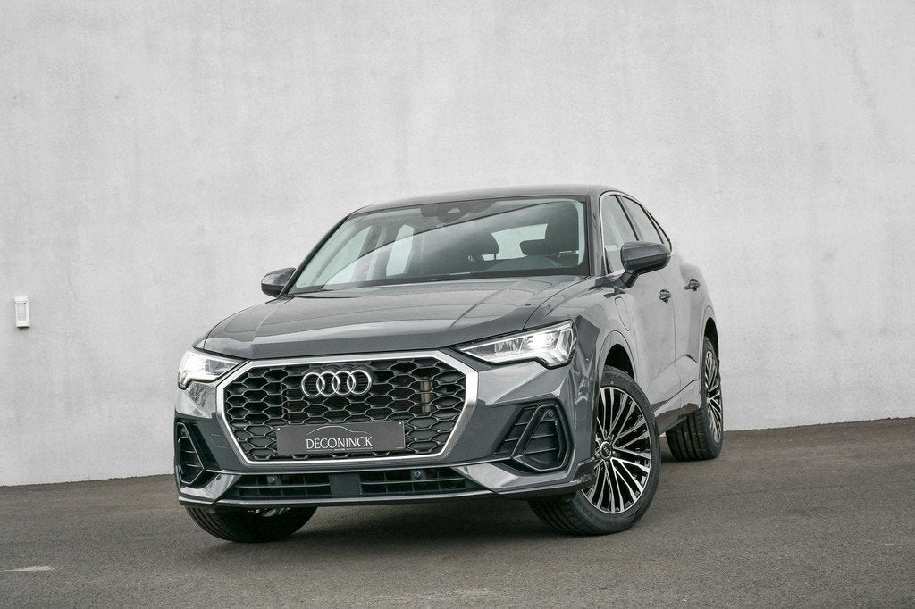Audi Q3 Q3 PHEV 45 TFSIe*FULL LED*CAMERA*ACC*BI COLOR 19"*CA, Auto's, Automaat, Gebruikt, 4 cilinders, Leder