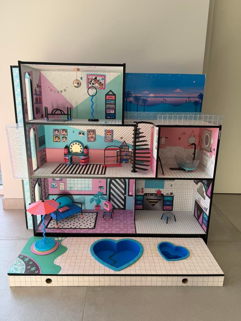 LOL Surprise Poppenhuis – met zwembad, Ophalen, Gebruikt, Poppenhuis