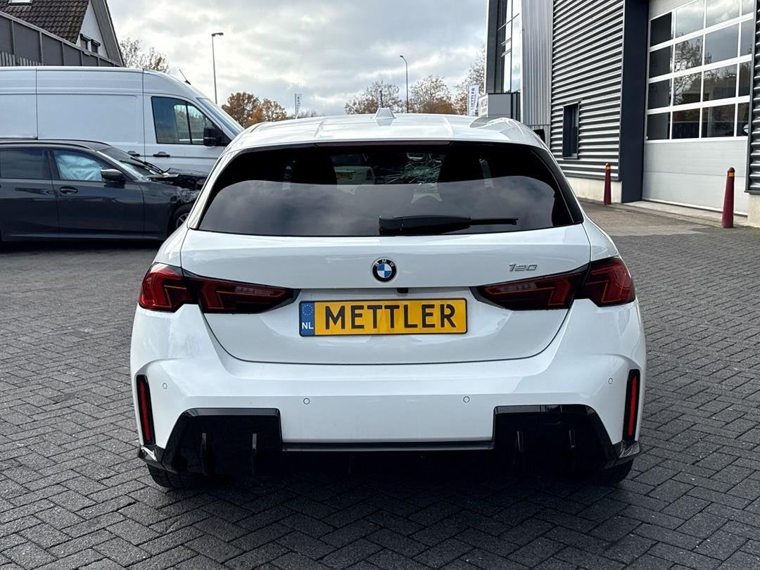 BMW 1-serie 120, M sport, harman kardon, memory seats, head-, Auto's, Dealer onderhouden, 1 Reeks, Euro 6, Wit