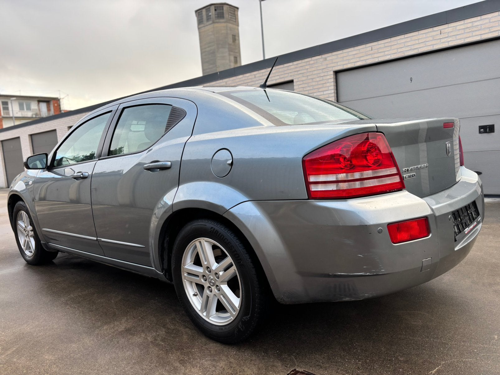 Dodge Avenger CRD SXT - 2.0 Diesel - 152 000 Km - Gekeurd, Auto's, Voorwielaandrijving, Beige, Leder, 5 deurs