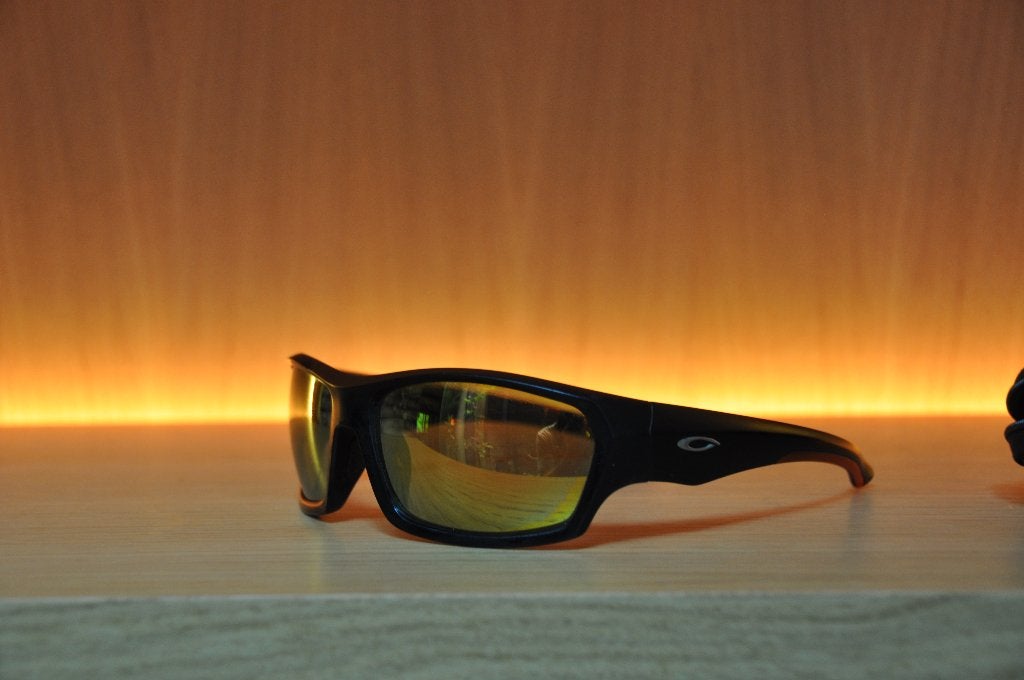 zonnebril Oakley met opbergtas, Zonnebril, Zwart, Ophalen of Verzenden, Zo goed als nieuw