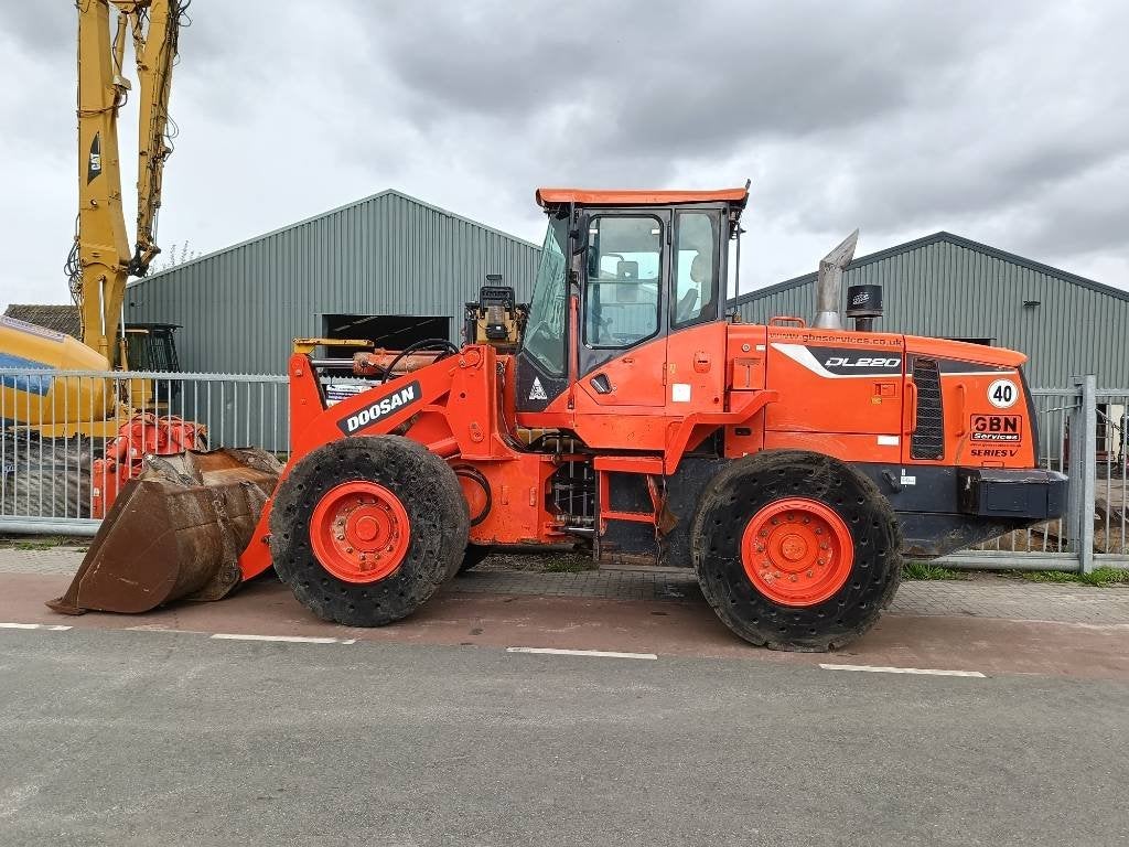 Doosan DL 220 DL200 DL250 DL180 shovel wiellader loader, Wiellader of Shovel