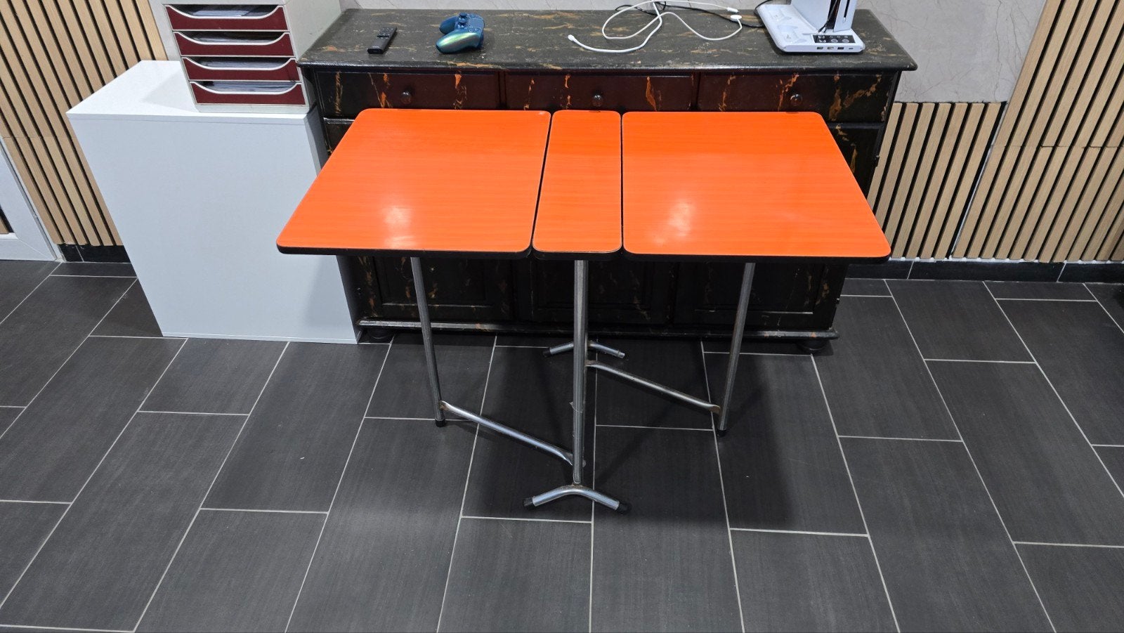 Oude vintage Formica tafel oranje kleur jaar 60 7, Ophalen of Verzenden