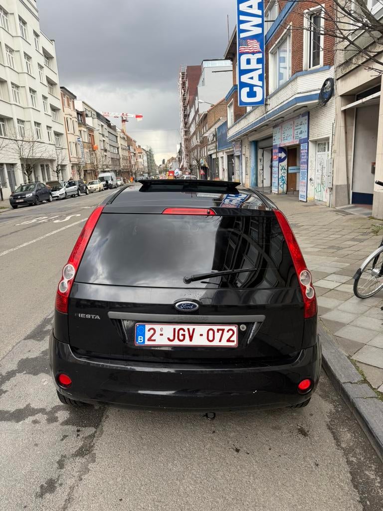 Ford fiesta te koop in Brussel,, Auto's, Ford, Zwart, Zwart, Bedrijf, Handgeschakeld