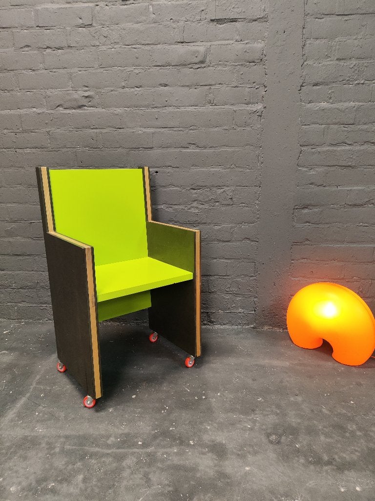 Trône au design postmoderne unique, Enlèvement, Bois