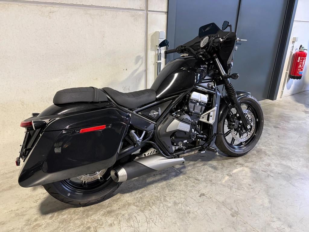 Moto Morini Calibro 700 Bagger in topstaat (bj 2025), Motoren, Motoren | Overige merken, 700 cc, Chopper, Bedrijf, Meer dan 35 kW