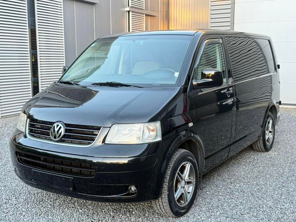 Volkswagen T5 dubbel canine 1.9TDI Gekeurd v verkoop, Auto's, Navigatiesysteem, Volkswagen, Zwart, Particulier