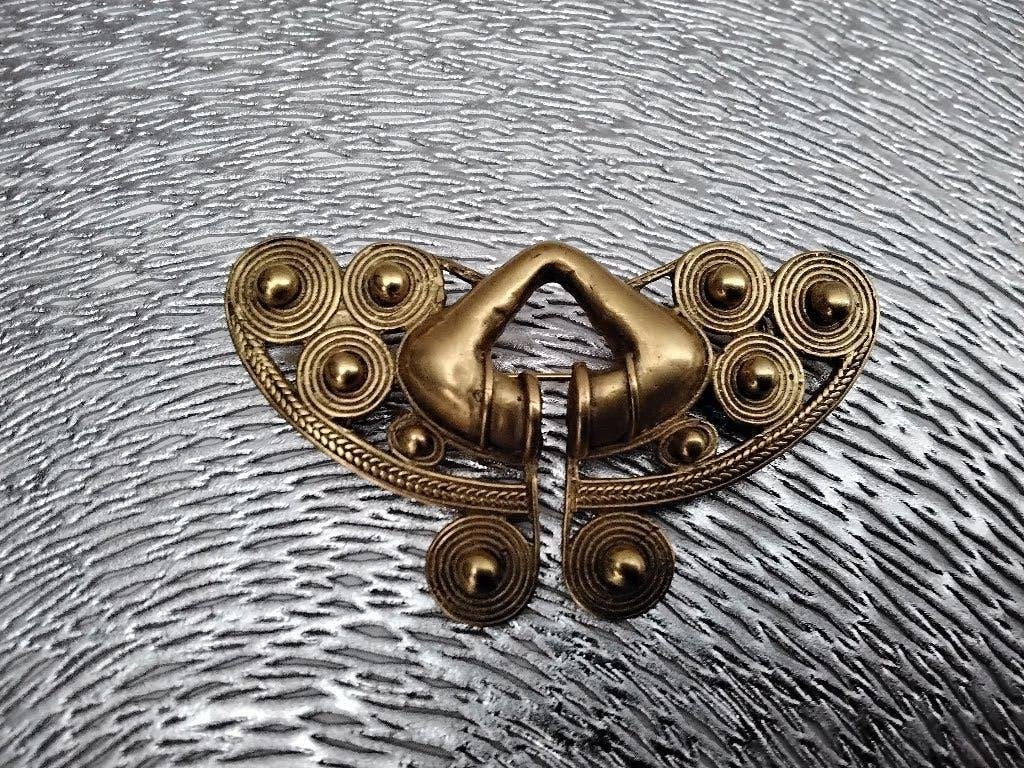 Vintage broche van Baleciaga, Handtassen en Accessoires, Ophalen, Zo goed als nieuw, Overige materialen