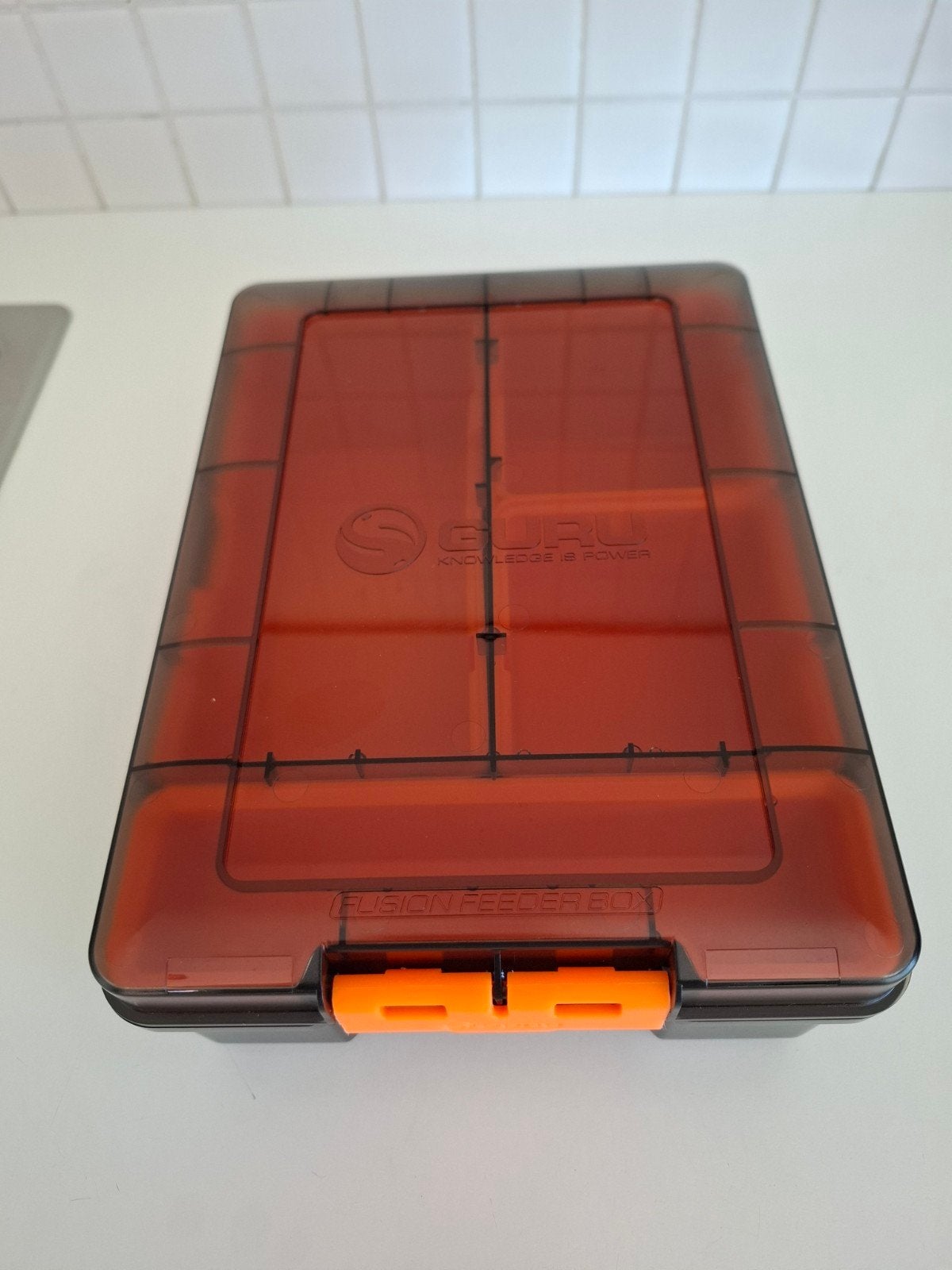 GURU Compact Fusion Feeder Box, Watersport en Boten, Ophalen of Verzenden, Zo goed als nieuw, Koffer of Tas