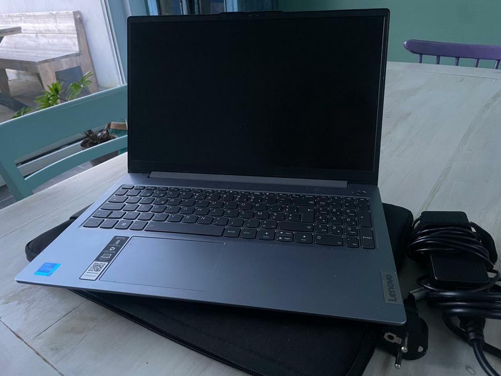 Lenovo ideapad slim 3 15IRH8, Computers en Software, Ophalen
