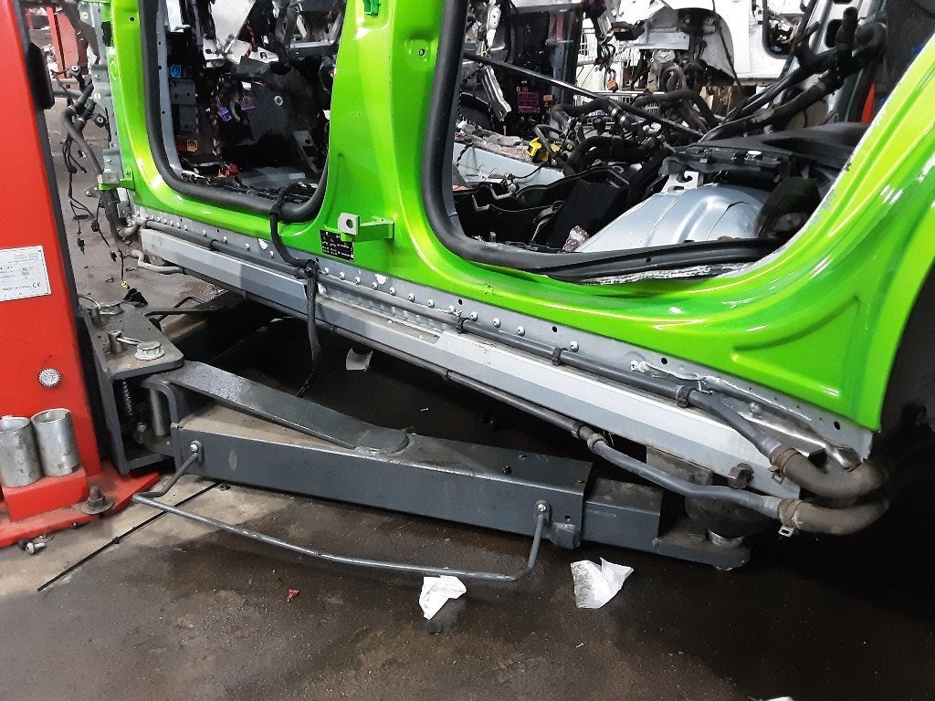 SEUIL DE PORTE GAUCHE Porsche Taycan (Y1A) (01-2019/12-2023), Utilisé, Rue de l'Espoir 34 34
4030  GRIVEGNÉE, BE, Info@Collignon.be