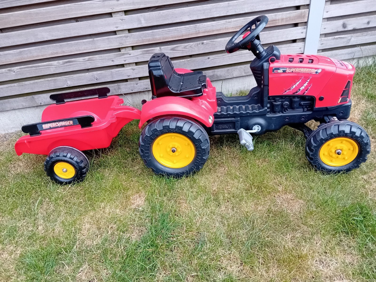 Tractor met aanhangwagen, Kinderen en Baby's, Speelgoed | Buiten | Voertuigen en Loopfietsen, Ophalen, Gebruikt, Trapvoertuig