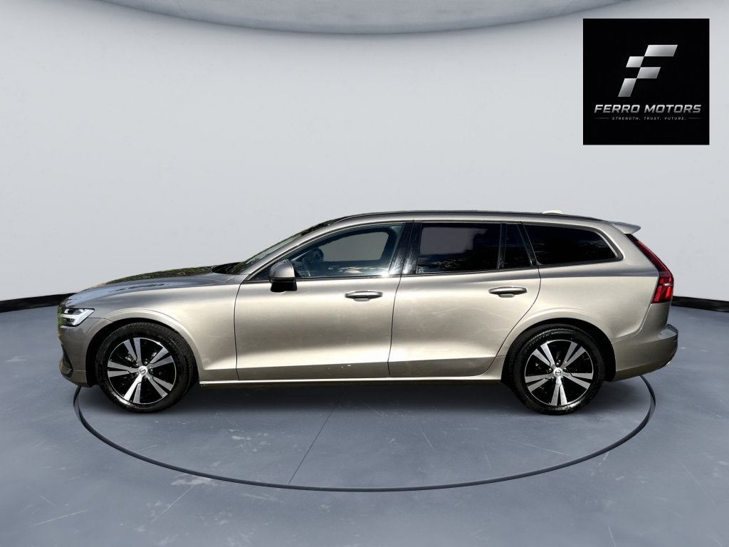 VOLVO V-60  MILD HYBRIDE 40DKM, Auto's, Automaat, Beige, Break, 5 deurs