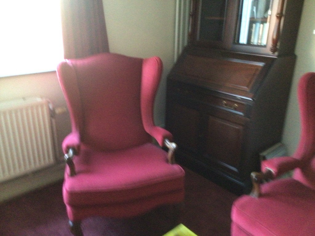 2 antieke rode zetels, Ophalen