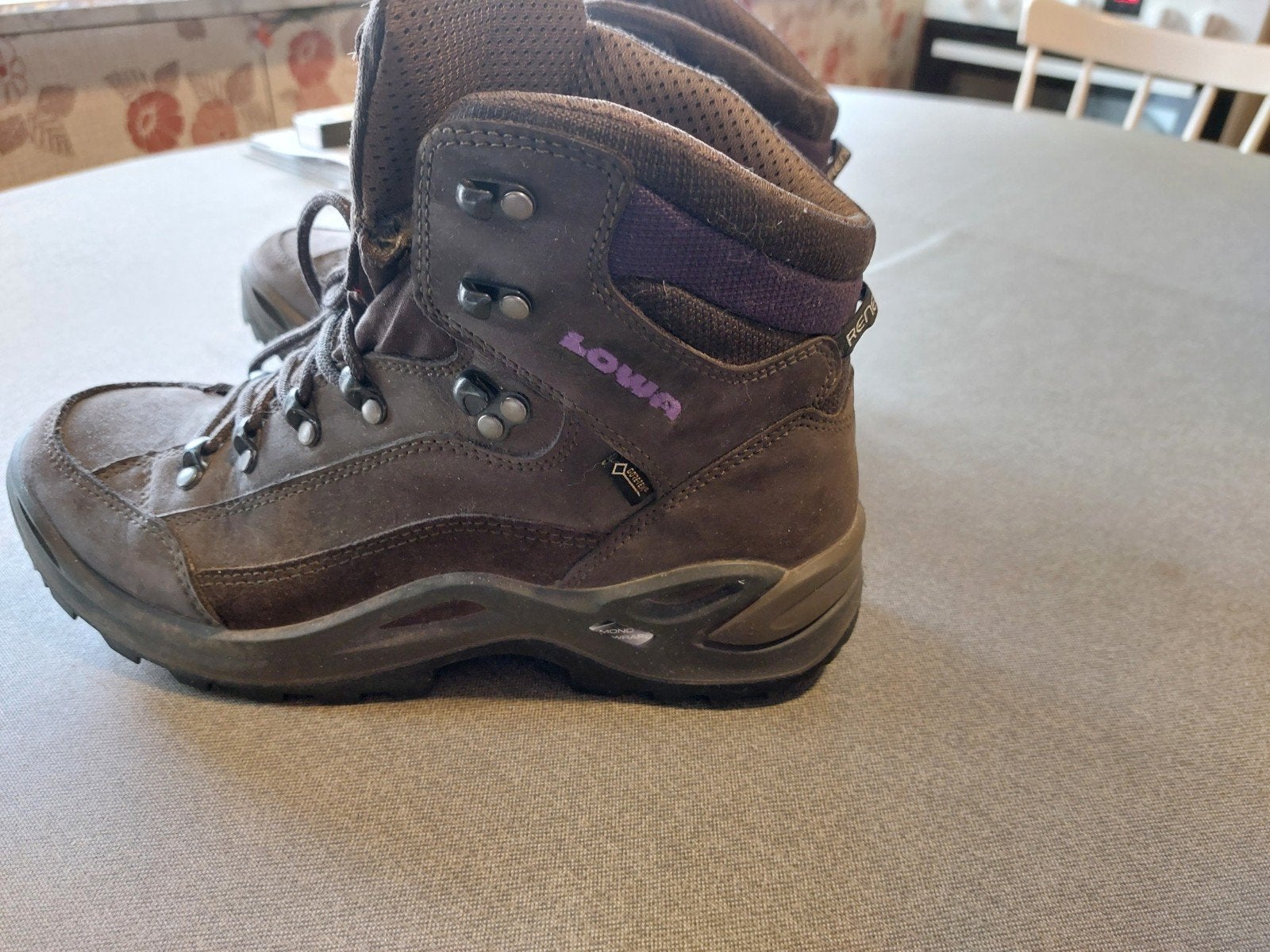 Wandelschoenen, Lowa, Enlèvement