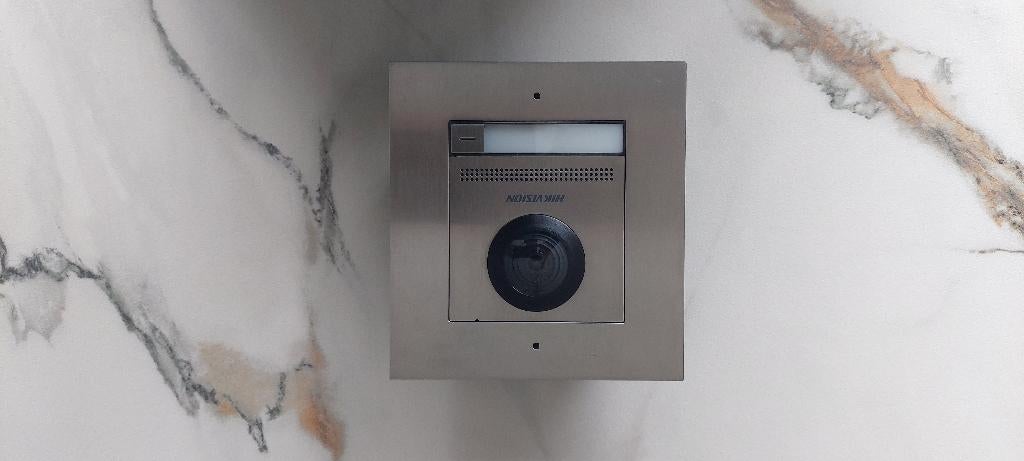 Hikvision Interphone vidéo de sécurité, Maison & Meubles, Sonnettes, Comme neuf, Filaire, Capteur de détection de mouvement, Compatible avec les smartphones