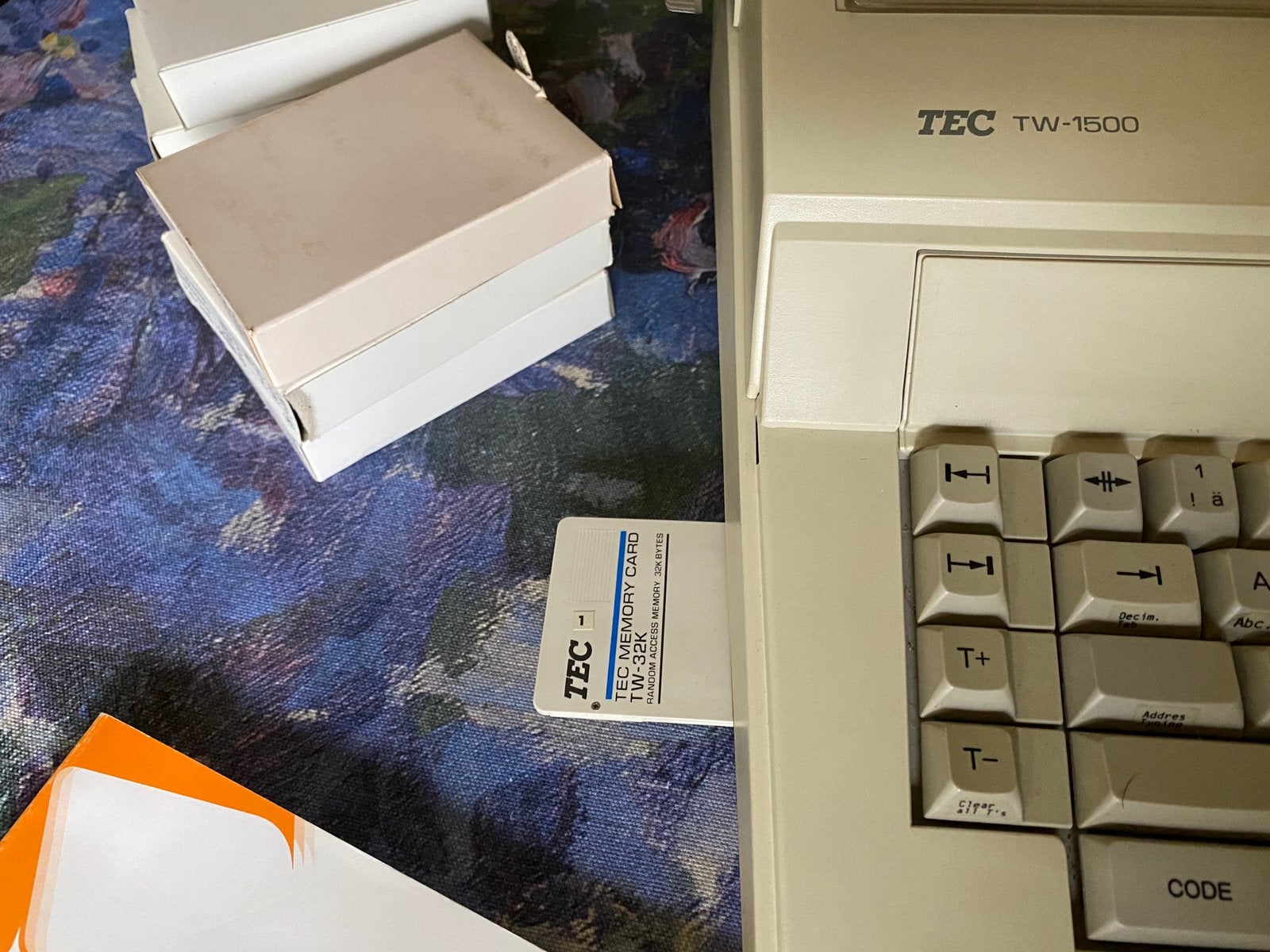 Machine à écrire TEC TW-1500 + carte mémoire supplémentaire, Enlèvement ou Envoi, Comme neuf