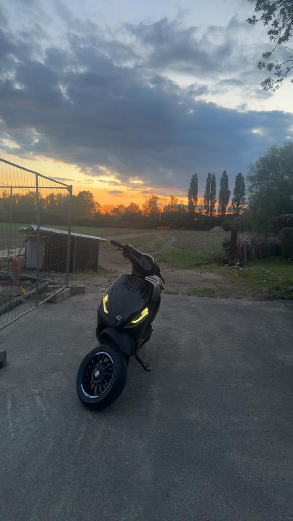 Zip 70cc, Fietsen en Brommers, Scooters | Piaggio, Zo goed als nieuw, Zip, Klasse A (25 km/u), Benzine, Ophalen