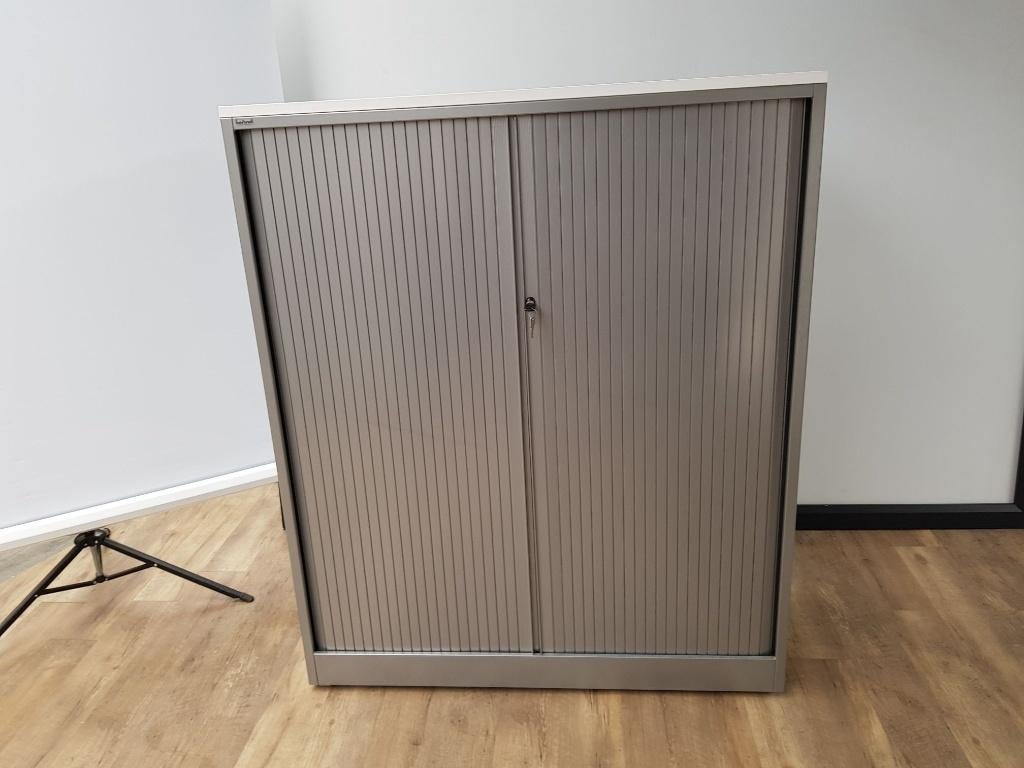 Ahrend roldeurkast (Aluminium), Ophalen