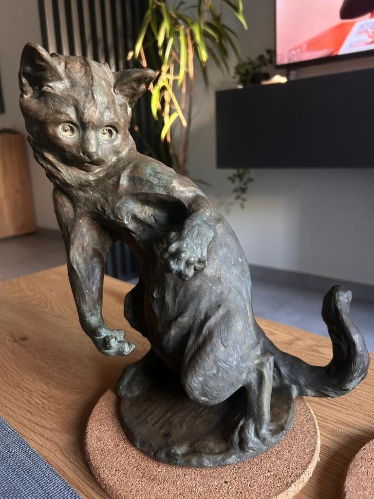 Statue chat en bronze 5,3 kg – belle patine ancienne, Antiquités & Art, Mammifère, Statue, Enlèvement ou Envoi, Patiné