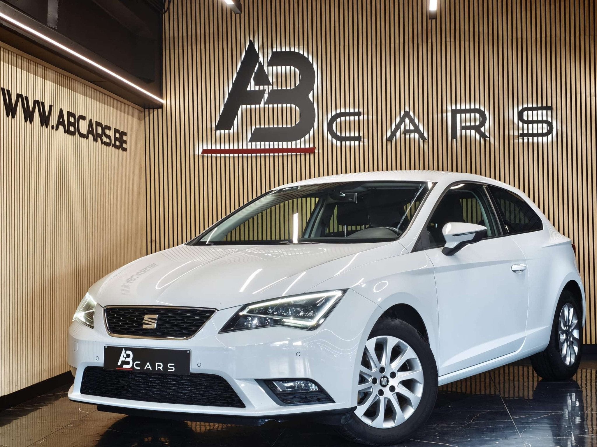 SEAT Leon 1.6 CR TDI * GARANTIE 12 MOIS *, Autos, Achat, Euro 6, Entreprise, Noir