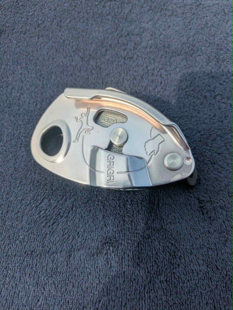 Petzl grigri, Enlèvement ou Envoi, Comme neuf, Accessoire d'escalade