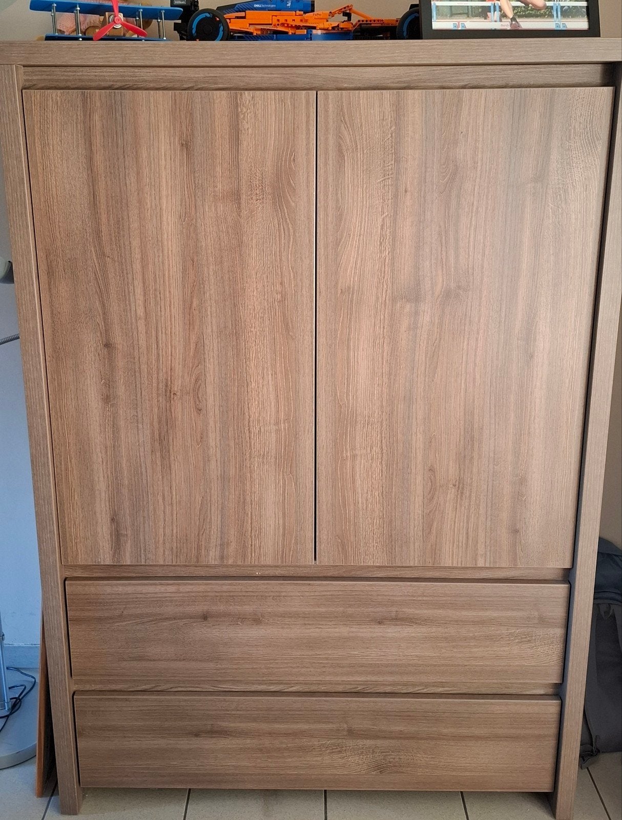 Kast, Ophalen, 100 tot 150 cm, Met lade(s), 150 tot 200 cm