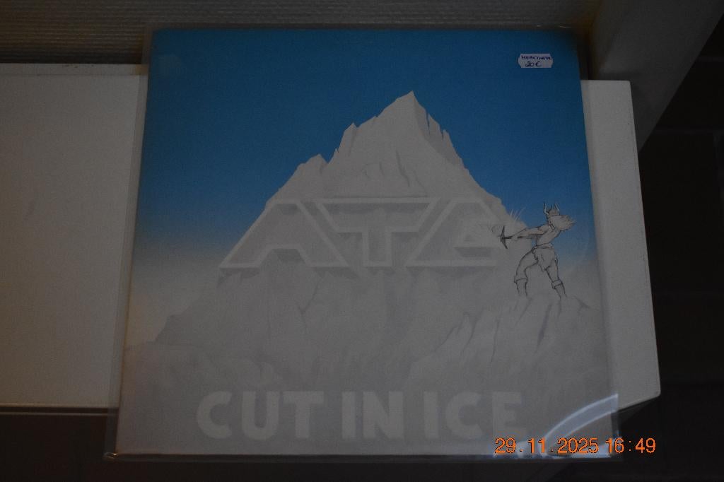LP : ATA - Cut in Ice (Heavy Metal), Cd's en Dvd's, Vinyl | Hardrock en Metal, Beschermende buitenhoes, Ophalen of Verzenden, Gebruikt