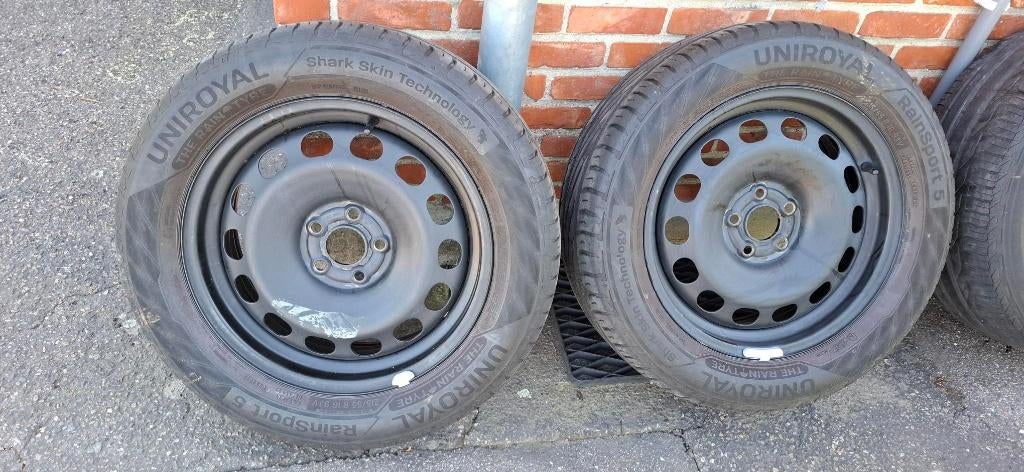 4 stuks zomerbanden R16 breedte 215 op stalen velg, Ophalen, 16 inch, Banden en Velgen, Personenwagen