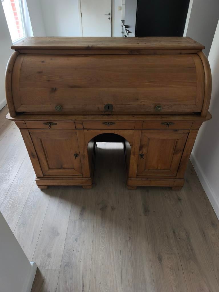 Un Jolie meuble à cylindre en bois massif merisier, Maison & Meubles, Armoires | Secrétaires, Enlèvement