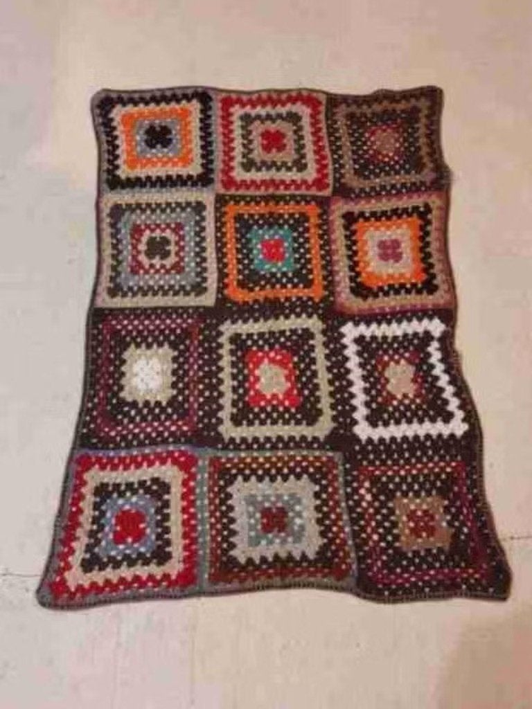 Granny woondeken gehaakt basiskeur bruin 150/100 cm, Enlèvement ou Envoi, Couverture décorative, Au crochet, Marron