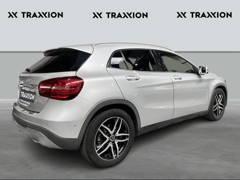 Mercedes-Benz GLA-Klasse GLA 200, Autos, Mercedes-Benz, Argent ou Gris, Euro 6, 156 ch, Noir
