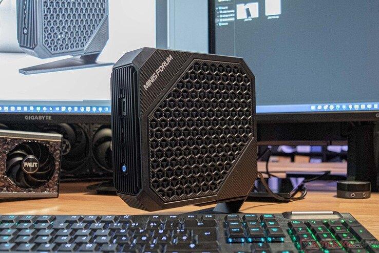 Mini Gaming PC - Minisforum HX99G - 32GB DDR5 - 1TB M.2 NVME, 32 GB, Comme neuf, MinisForum, AMD Ryzen 9