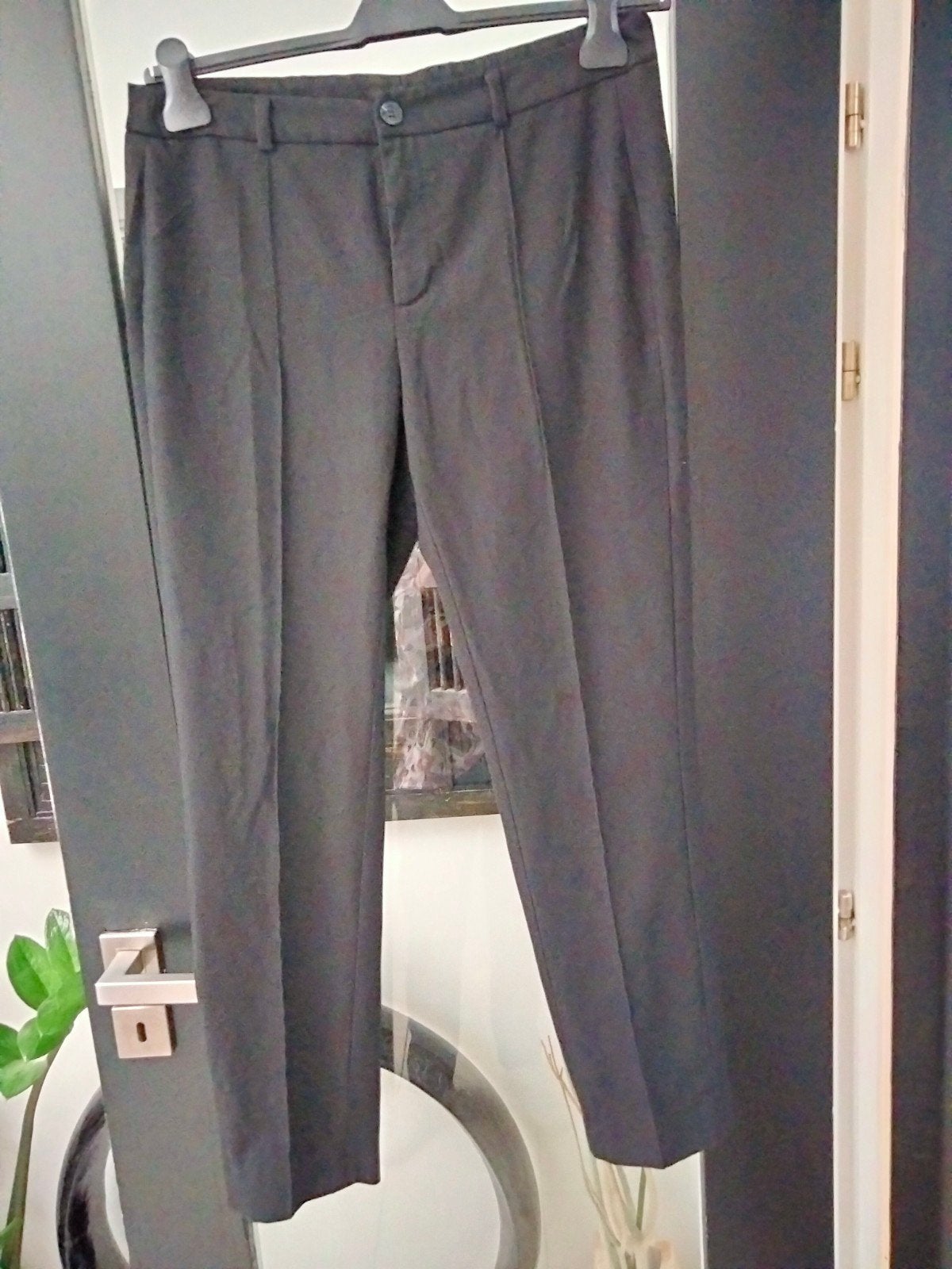 Zwart geklede broek van Xandres maat 42., Kleding | Dames, Ophalen of Verzenden, Maat 42/44 (L), Zwart