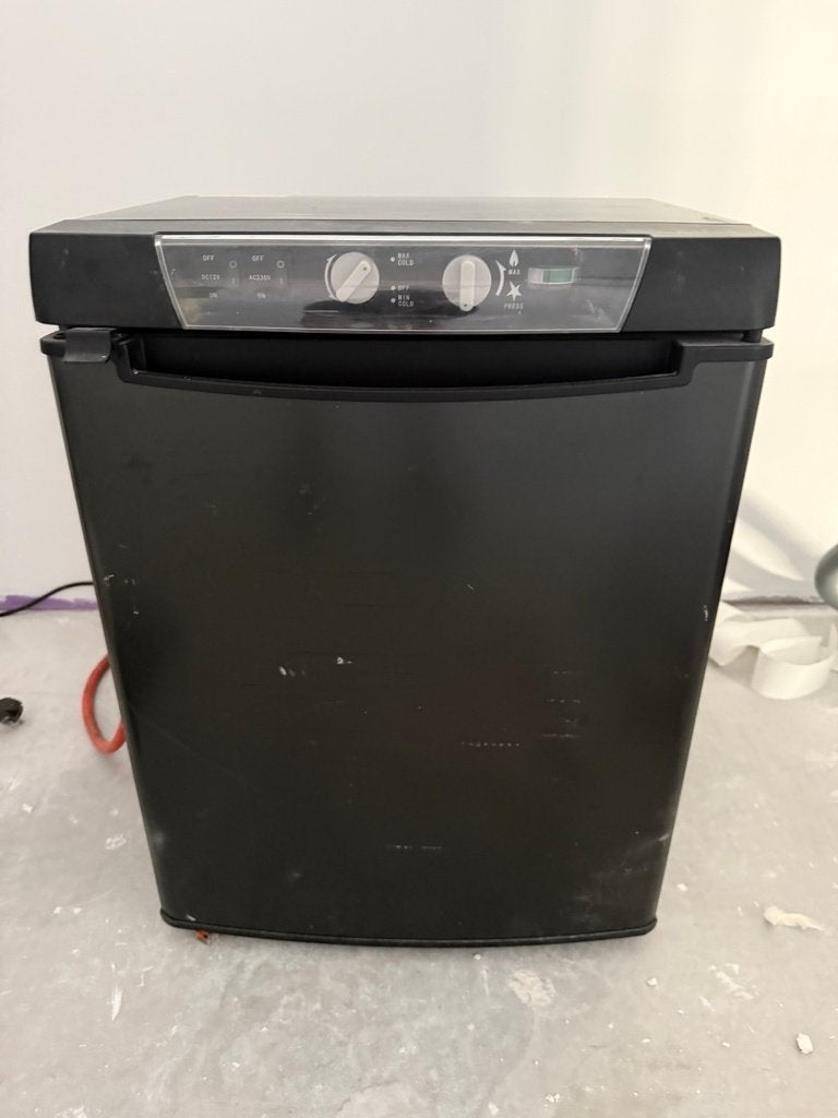 Petit réfrigérateur 12 V / 230 V / gaz, Enlèvement, Utilisé