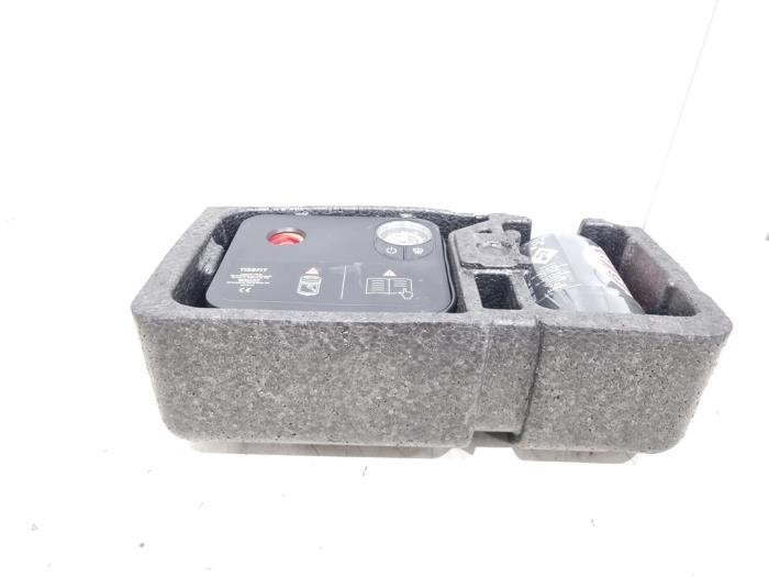 Kit de réparation pneus d'un BMW 2-Serie, -, 3 mois de garantie, Utilisé, -