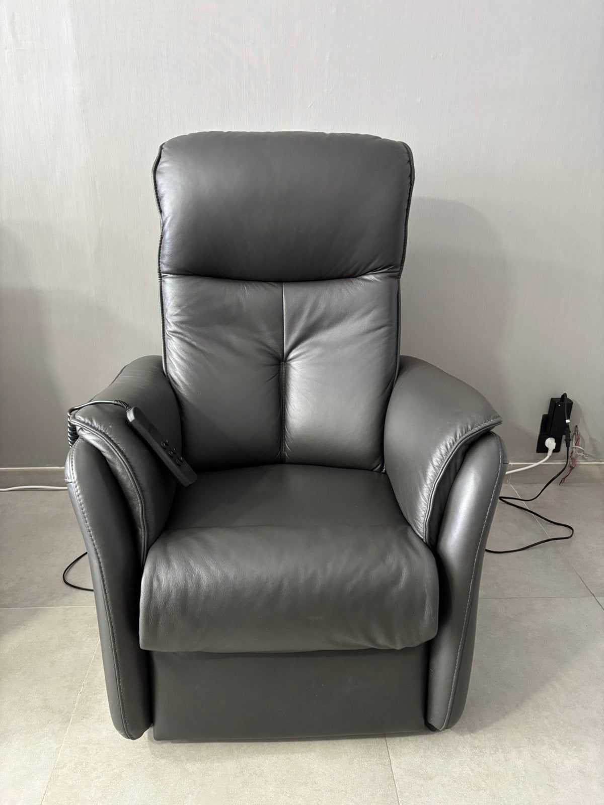 Luxe elektrische relaxfauteuil met sta op functie, Huis en Inrichting, Ophalen of Verzenden, Zo goed als nieuw, Leer, Elektrische relaxzetel fauteuil relax zetel relaxstoel stoel