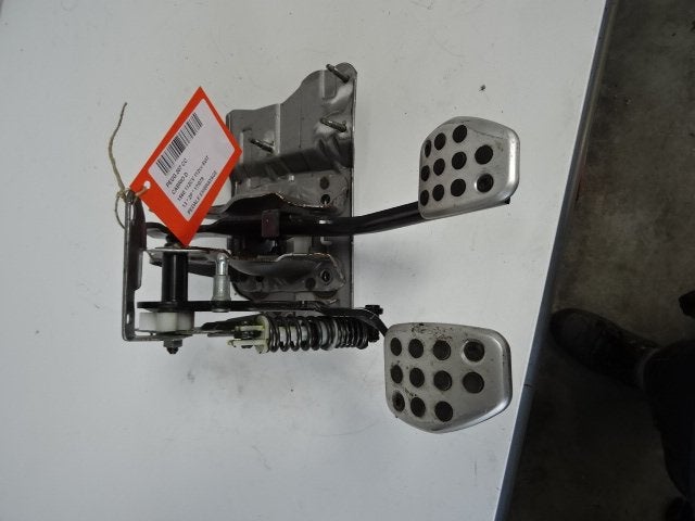 PEDALE DE FREIN Peugeot 207 CC (WB) (01-2007/01-2015), Utilisé, Peugeot