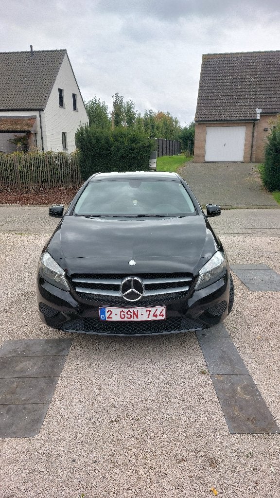Mercedes A180 - Benzine - 123000 km - Bj 2015, Auto's, Voorwielaandrijving, Stof, 1600 cc, Zwart