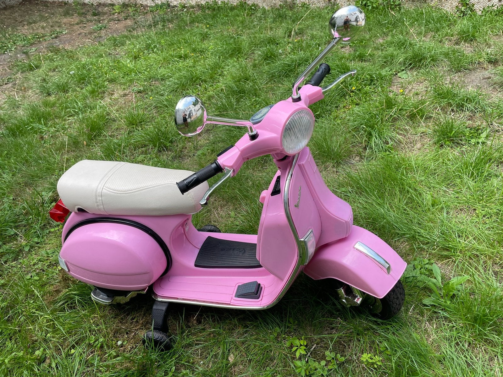 Moto rose fille, Enlèvement, Utilisé