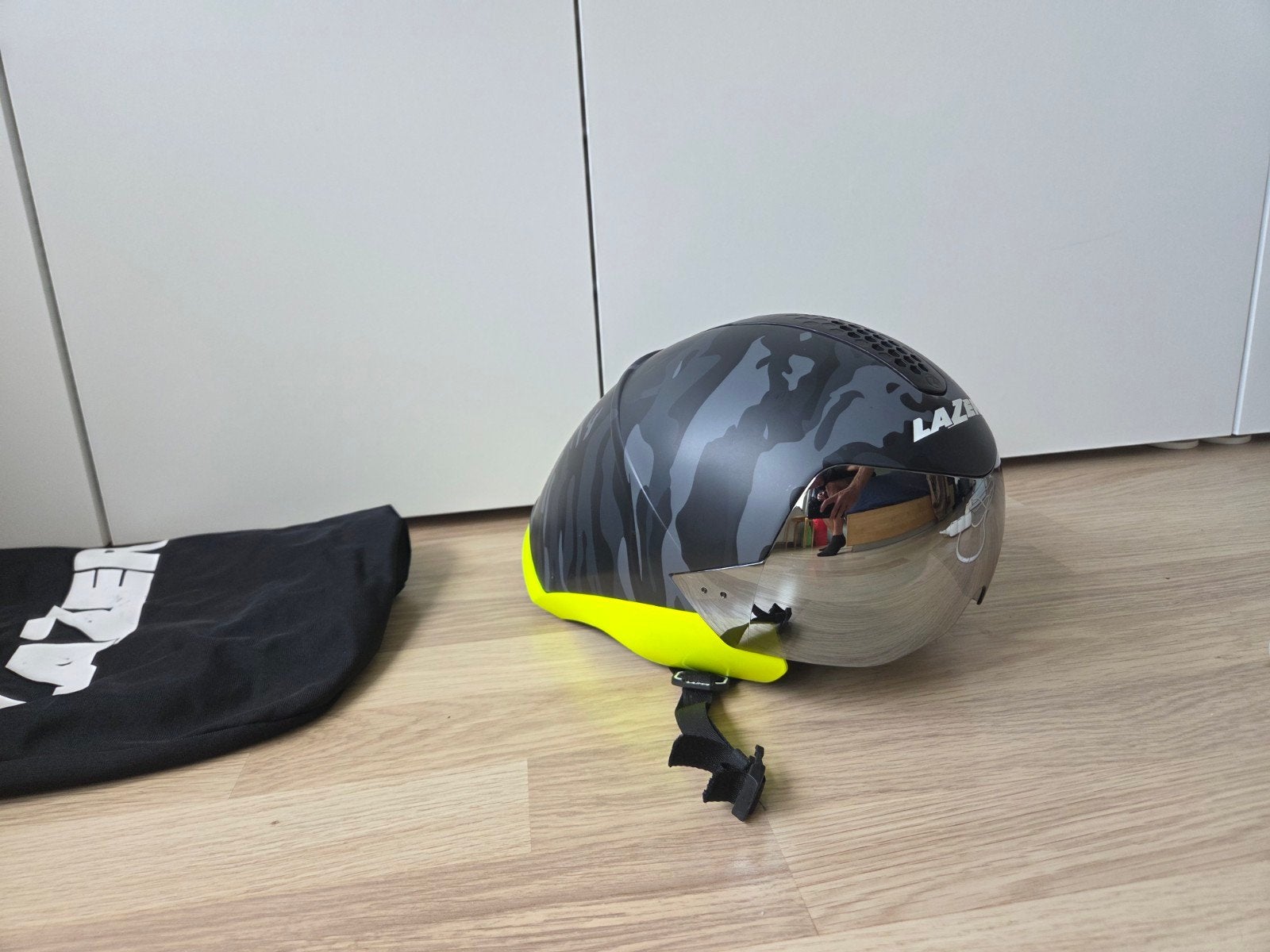 Lazer Wasp air tri, Ophalen, M