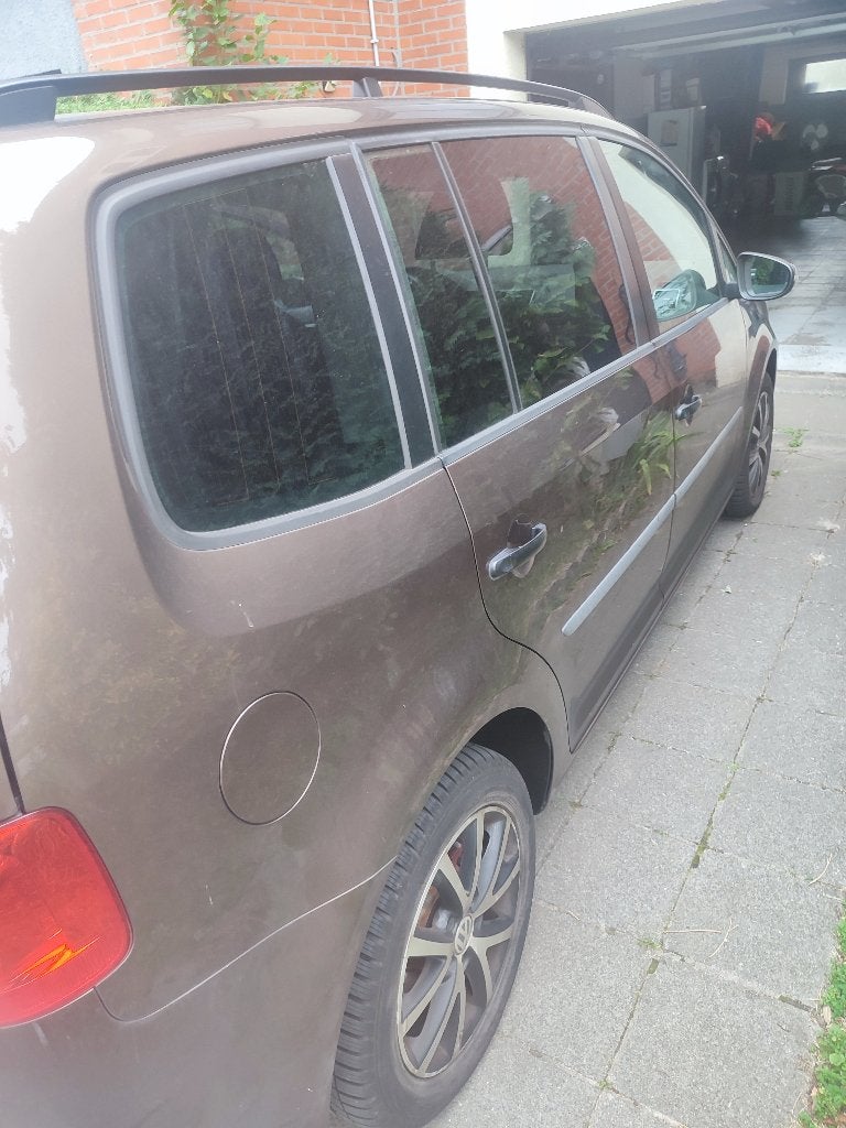 VW Touran bluemotion 1l6 105ch 5 places, Autos, Euro 5, Achat, 5 portes, Particulier