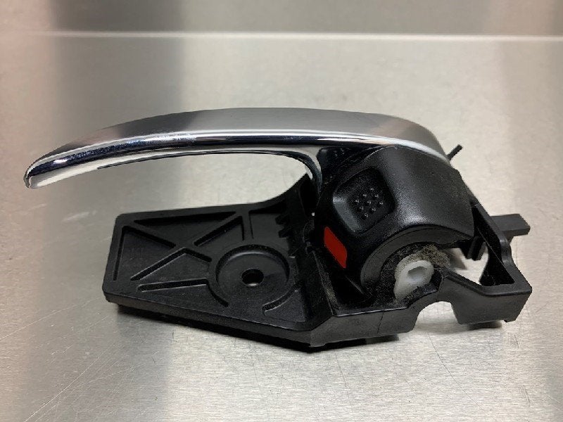 PORTIERGREEP BUITEN LINKS VOOR Suzuki Swift (ZA / ZC / ZD), Gebruikt, Voor, Suzuki