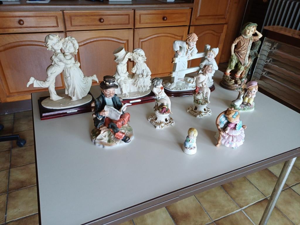 Figurines en porcelaine, Enlèvement