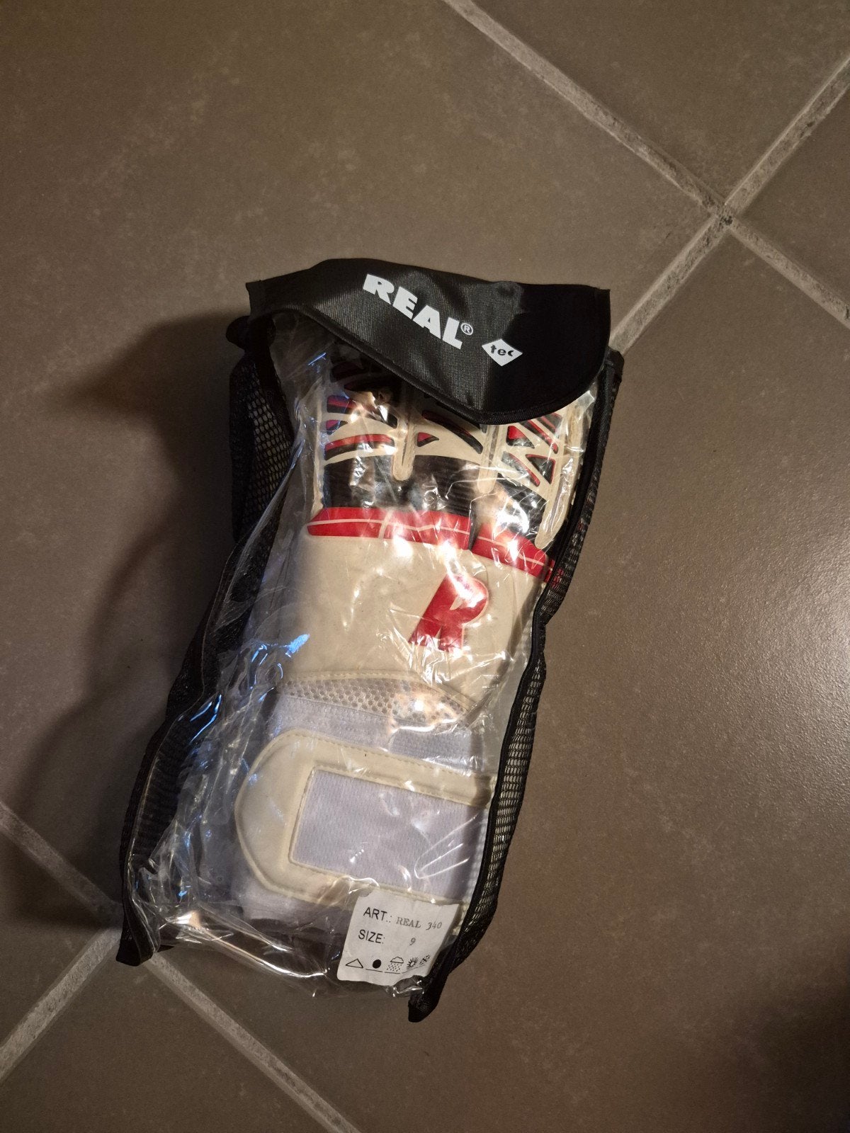 keepershandschoenen, Ophalen
